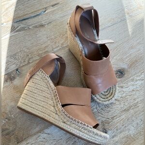 Treasure and bond wedges
